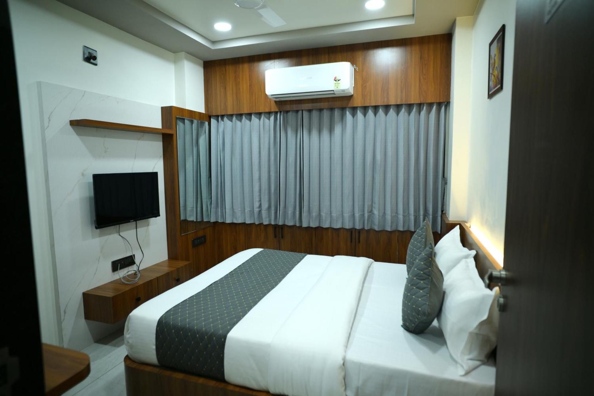 Hotel Aagman Palanpur ภายนอก รูปภาพ