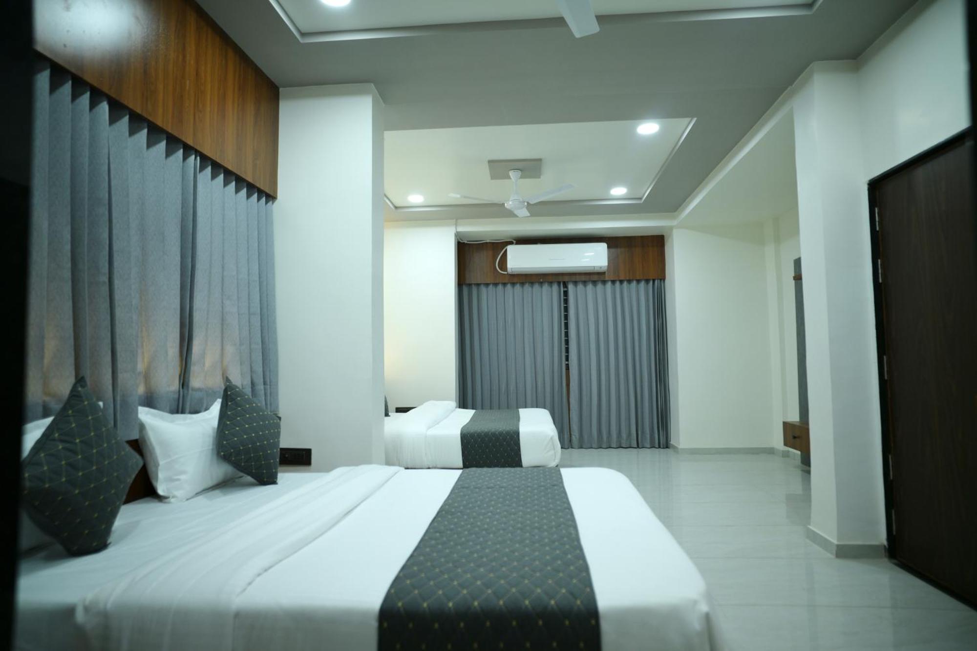 Hotel Aagman Palanpur ภายนอก รูปภาพ